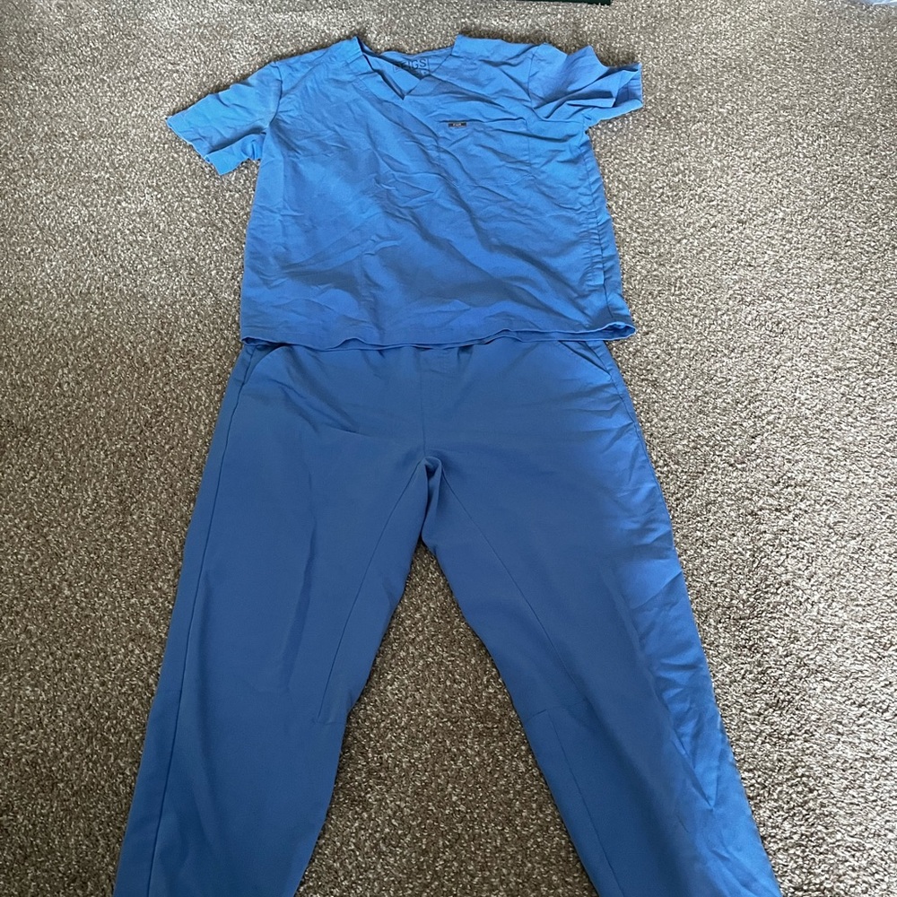 Figs Leon top and Tansen joggers